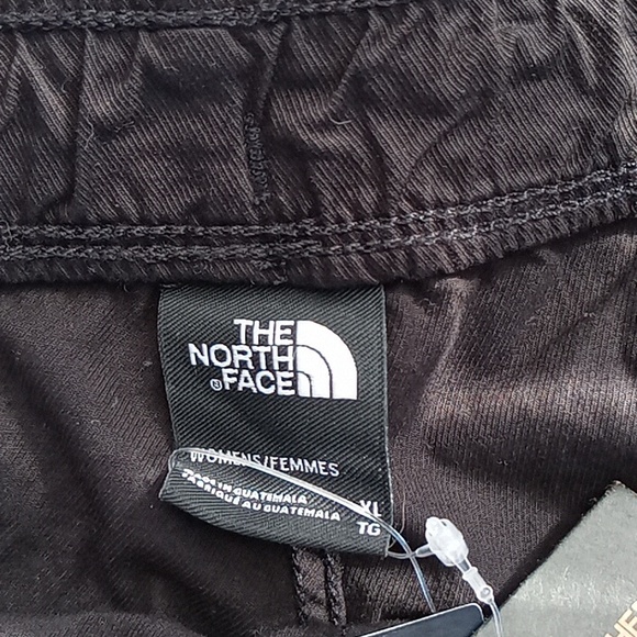 THE NORTH FACE women's motion pull on black shorts size XL - Picture 8 of 10